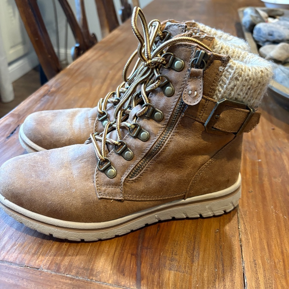 Like New Cliffs Women's Tan Ankle Boots | Size 7.5